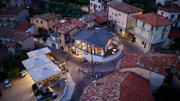 Restaurant mit Eisdiele und Seeblick, 145 Sitzplätze, Gardasee, neuwertig aus 2024