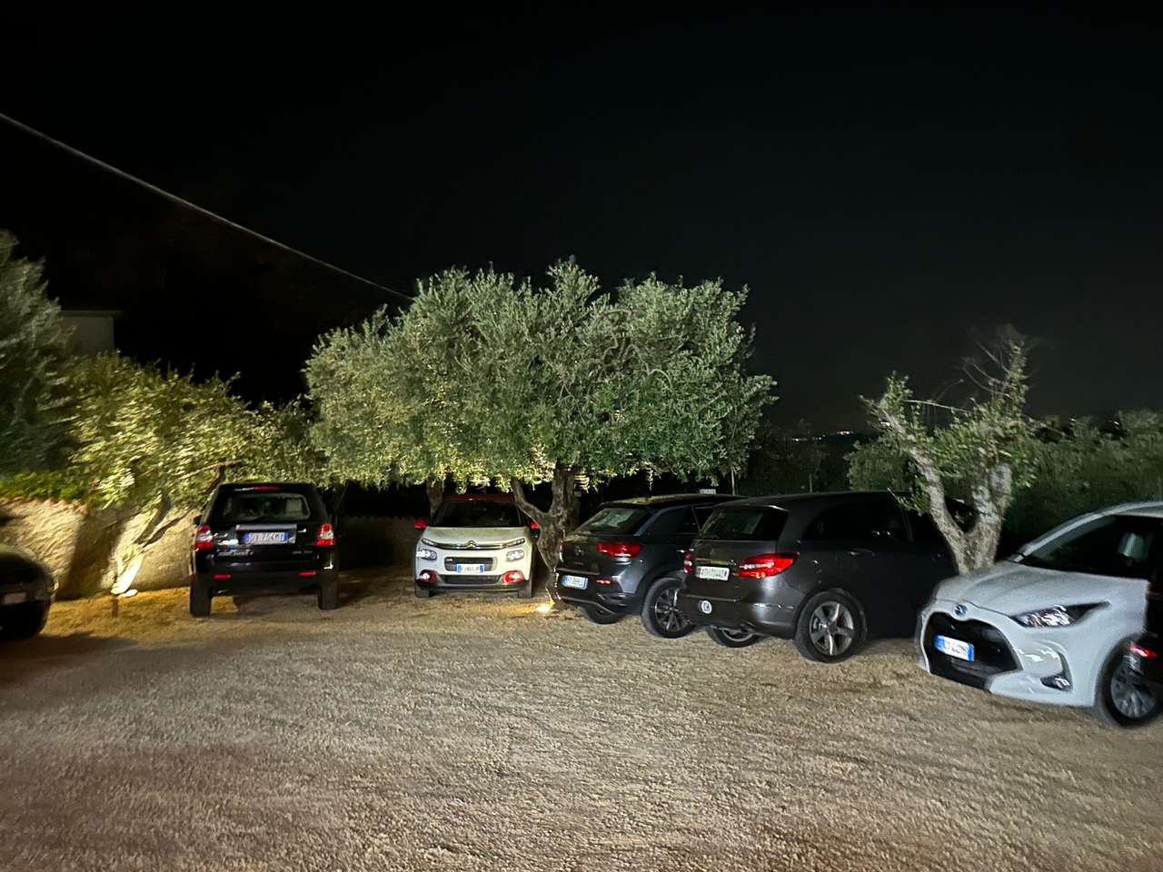 Restaurant mit Eisdiele und Seeblick, 145 Sitzplätze, Gardasee, neuwertig aus 2024