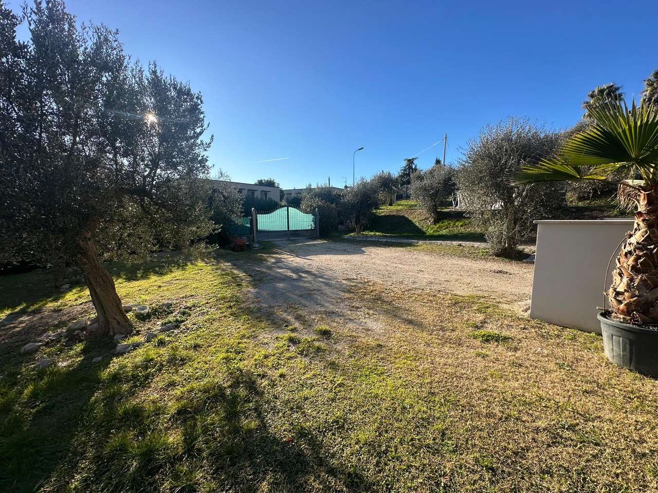 renovierte Villa mit Seeblick, 250qm Wfl., Garten, Garage, Klima