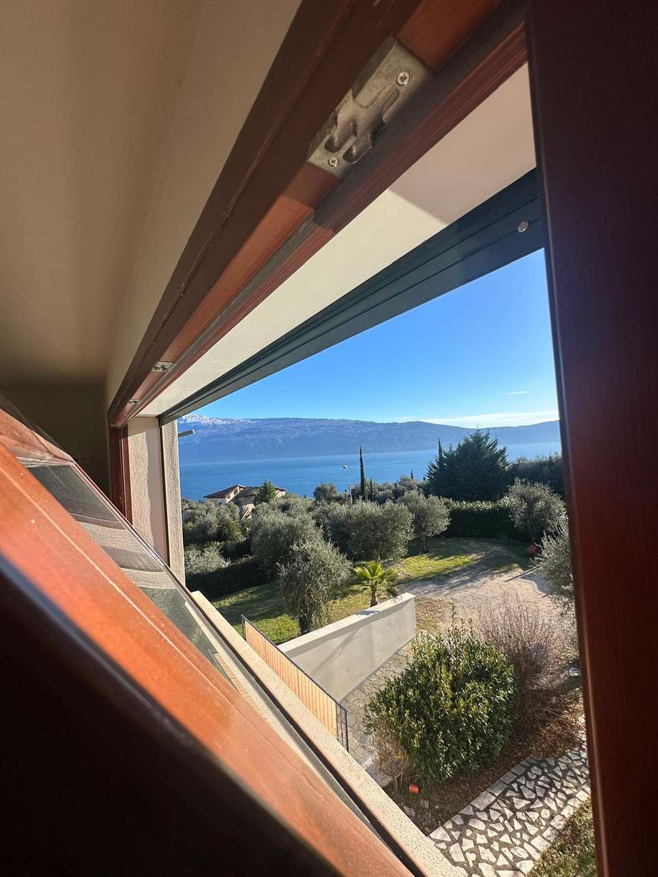 renovierte Villa mit Seeblick, 250qm Wfl., Garten, Garage, Klima