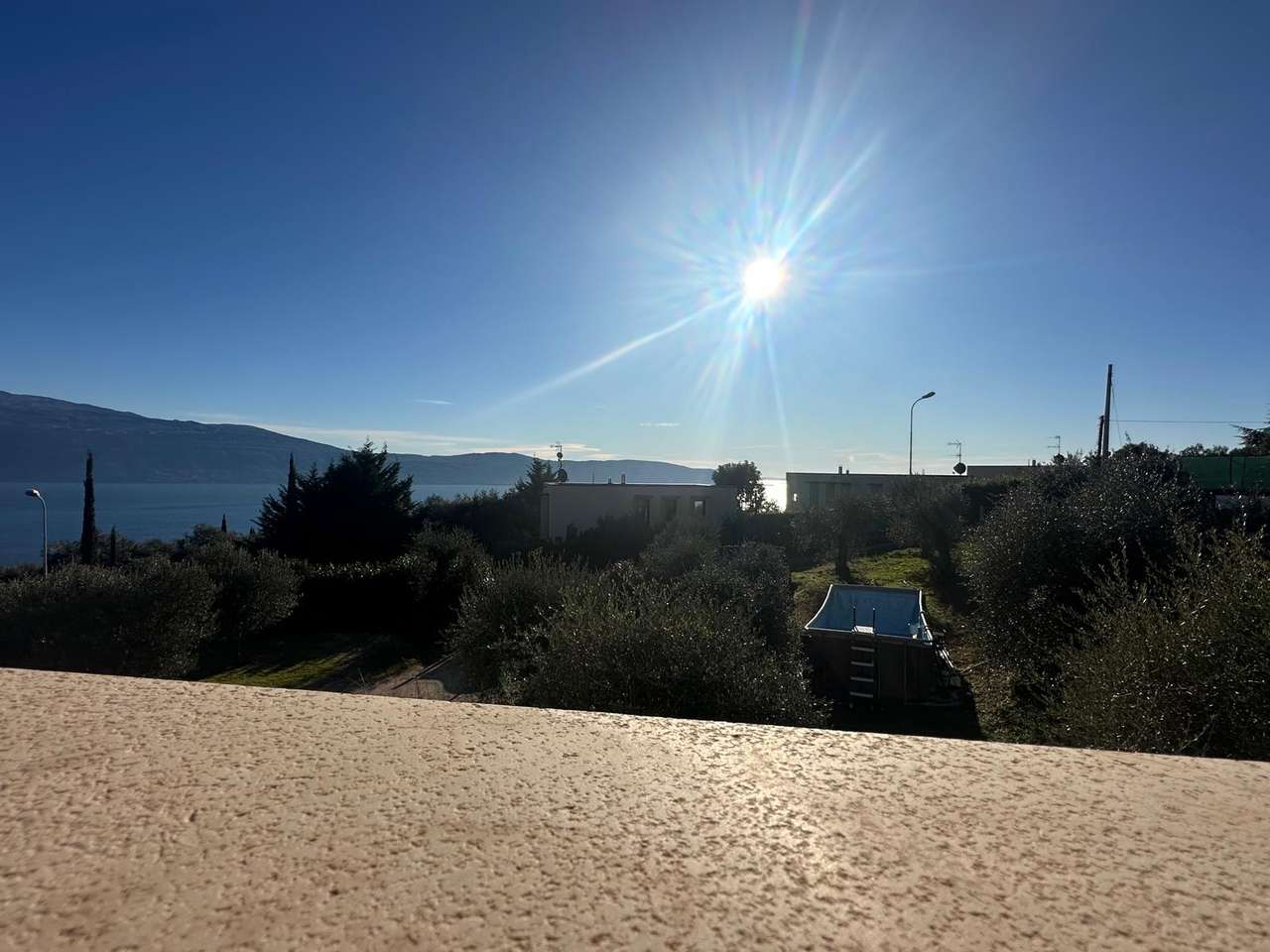 renovierte Villa mit Seeblick, 250qm Wfl., Garten, Garage, Klima