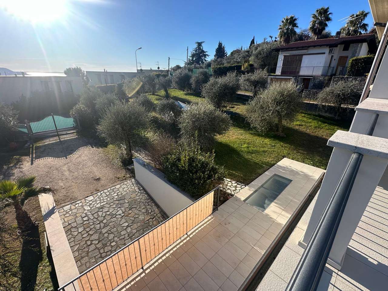 renovierte Villa mit Seeblick, 250qm Wfl., Garten, Garage, Klima