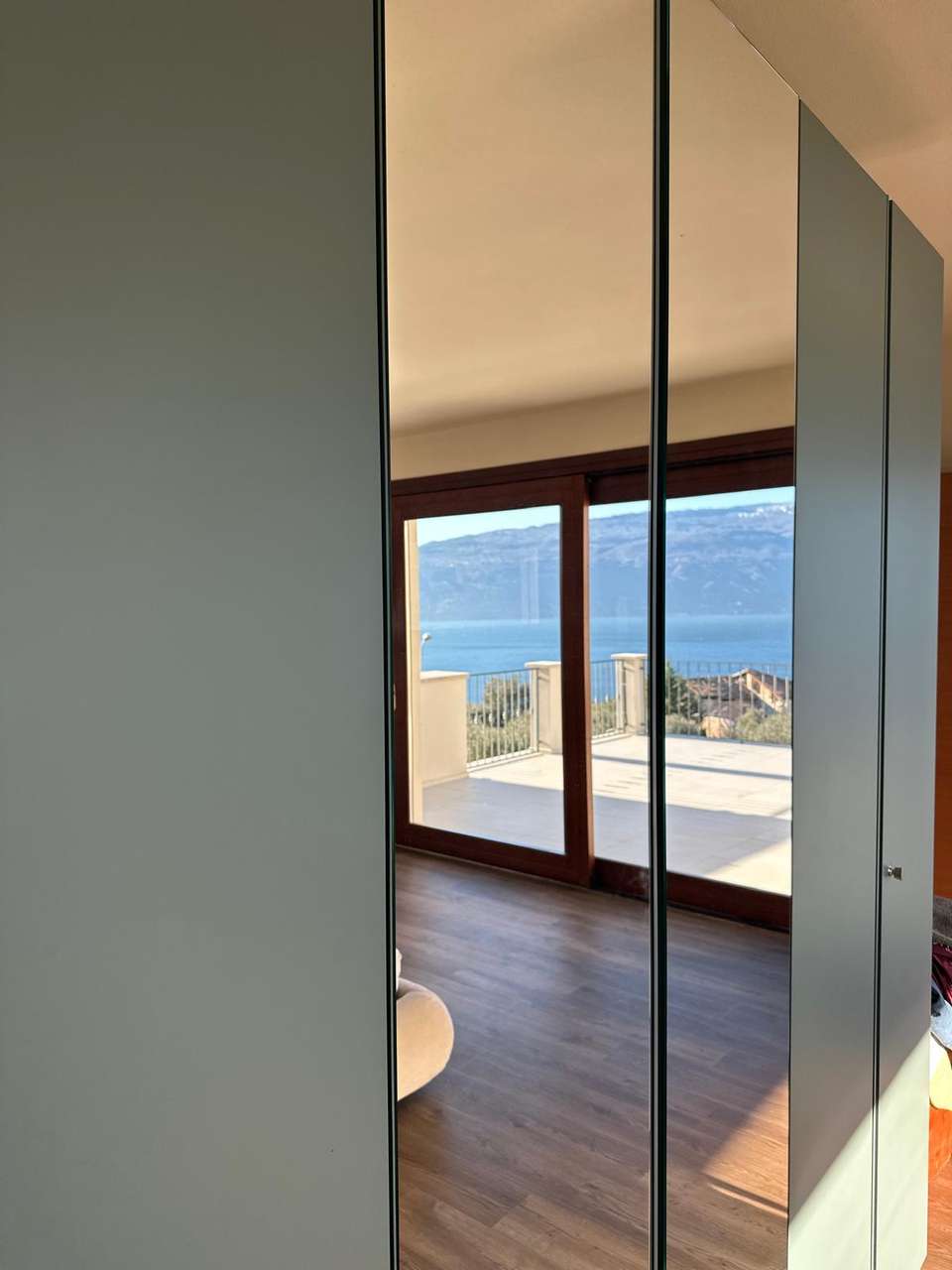 renovierte Villa mit Seeblick, 250qm Wfl., Garten, Garage, Klima