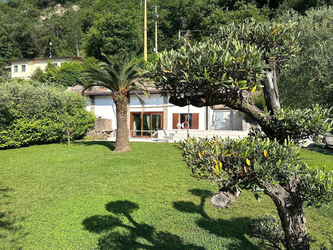 Villa mit Panoramablick Gardasee, Pool, Bootsanleger, Seezugang, ruhige Lage