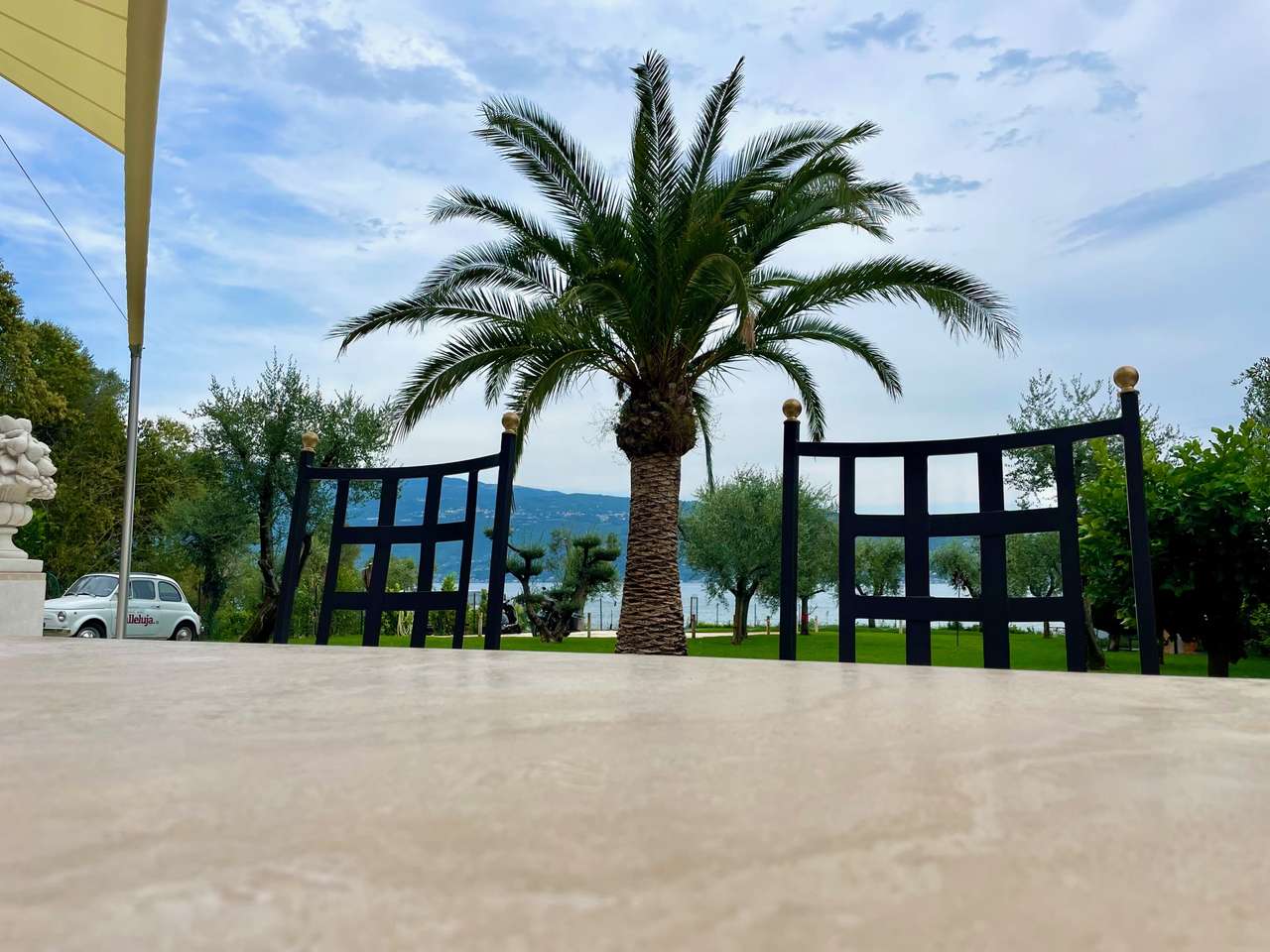 Villa mit Panoramablick Gardasee, Pool, Bootsanleger, Seezugang, ruhige Lage