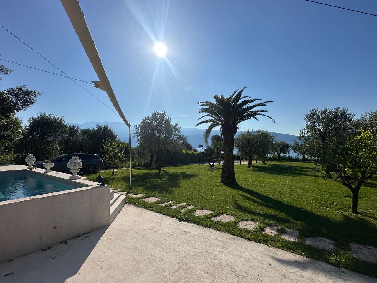 Villa mit Panoramablick Gardasee, Pool, Bootsanleger, Seezugang, ruhige Lage