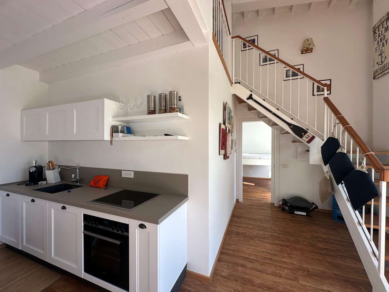 Villa mit Panoramablick Gardasee, Pool, Bootsanleger, Seezugang, ruhige Lage