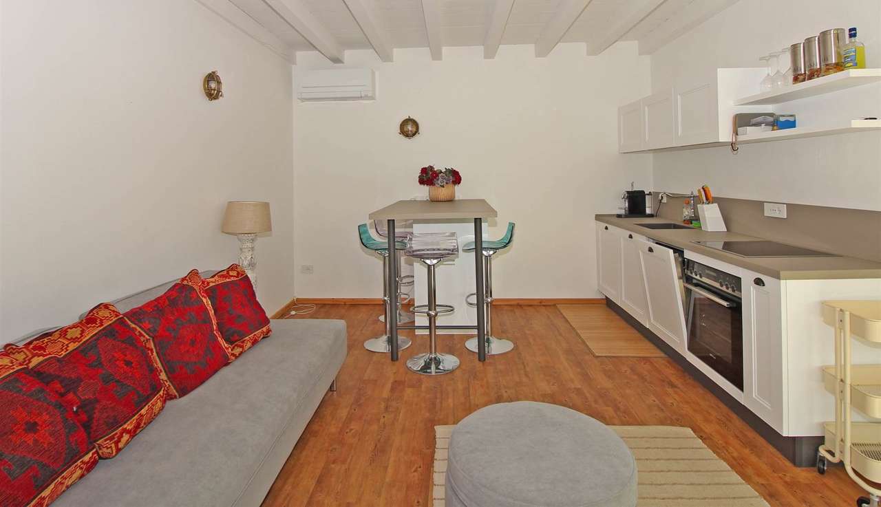 Villa mit Panoramablick Gardasee, Pool, Bootsanleger, Seezugang, ruhige Lage