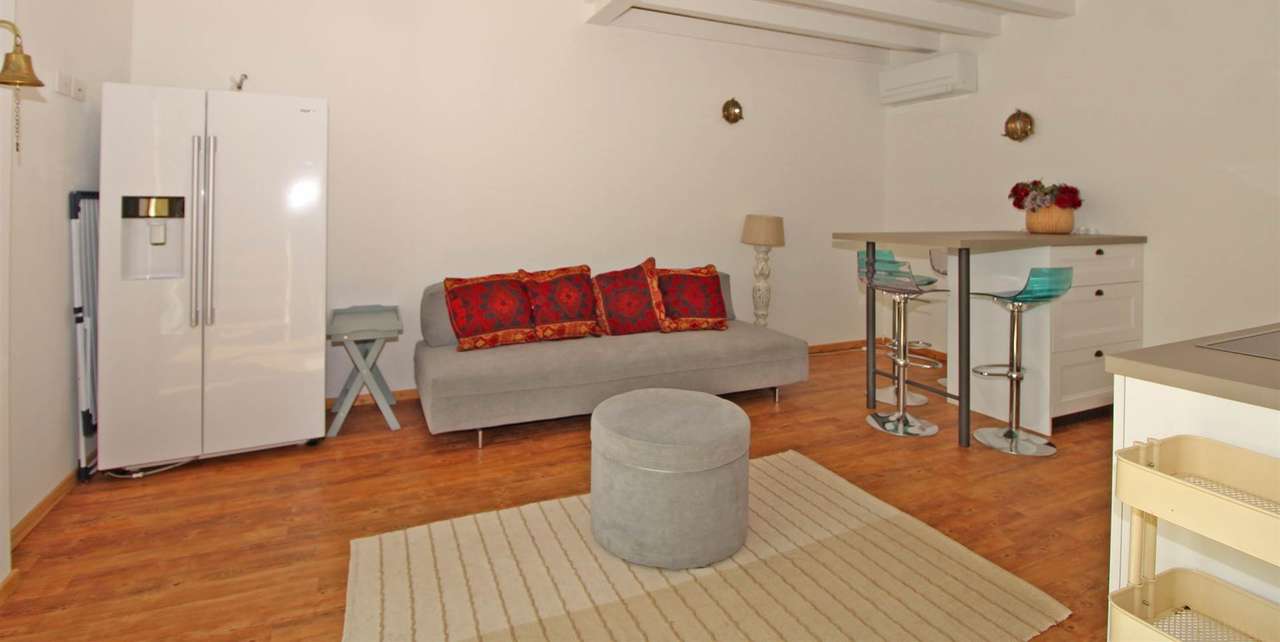 Villa mit Panoramablick Gardasee, Pool, Bootsanleger, Seezugang, ruhige Lage