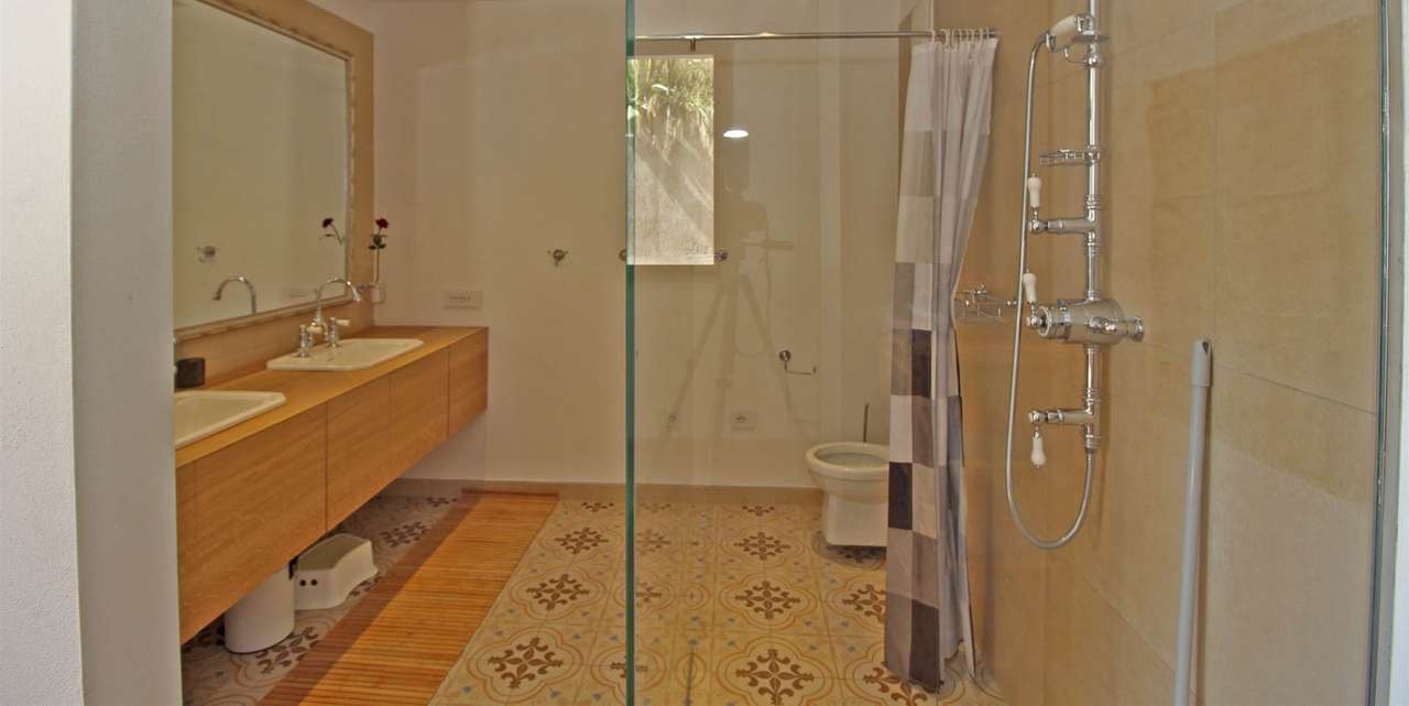 Villa mit Panoramablick Gardasee, Pool, Bootsanleger, Seezugang, ruhige Lage