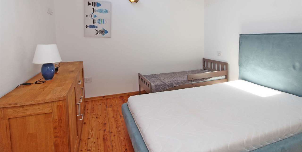 Villa mit Panoramablick Gardasee, Pool, Bootsanleger, Seezugang, ruhige Lage