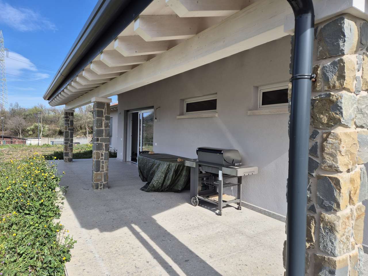 Bezugsfertiger 4-Zi-Neubau mit Luxus-Ausstattung, Garten, Terrasse, Garage