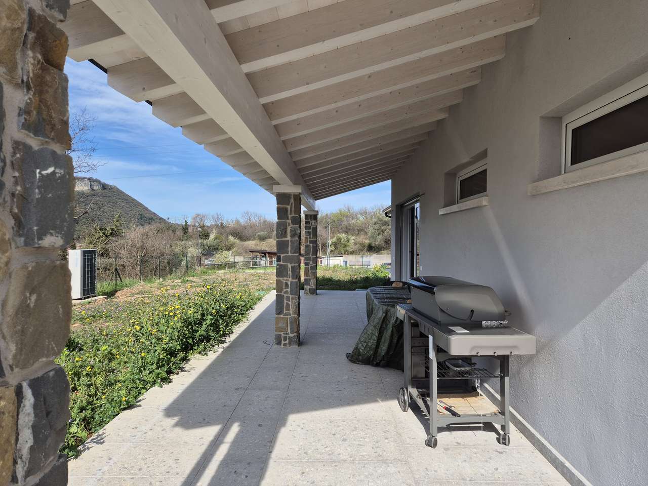 Bezugsfertiger 4-Zi-Neubau mit Luxus-Ausstattung, Garten, Terrasse, Garage