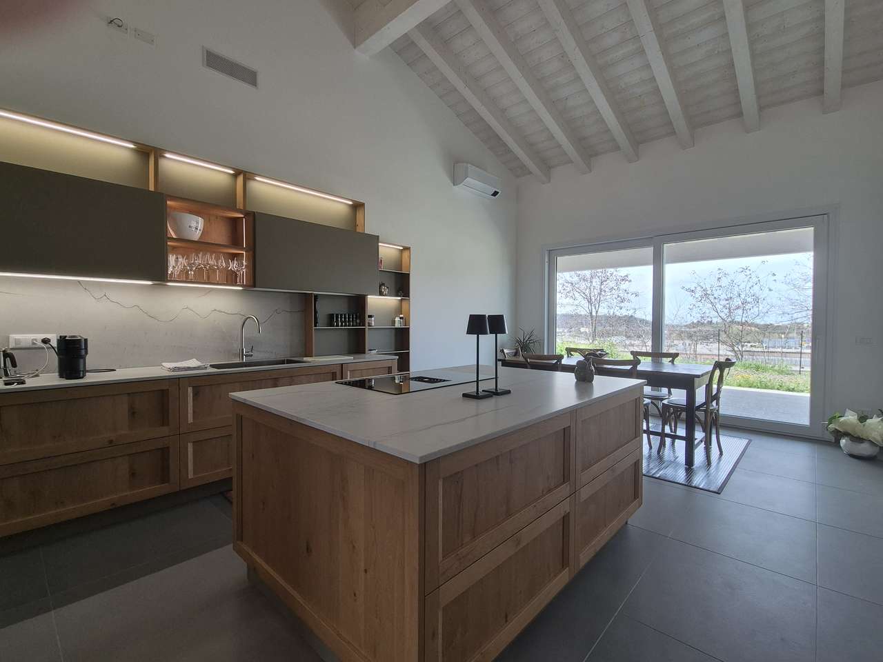 Bezugsfertiger 4-Zi-Neubau mit Luxus-Ausstattung, Garten, Terrasse, Garage