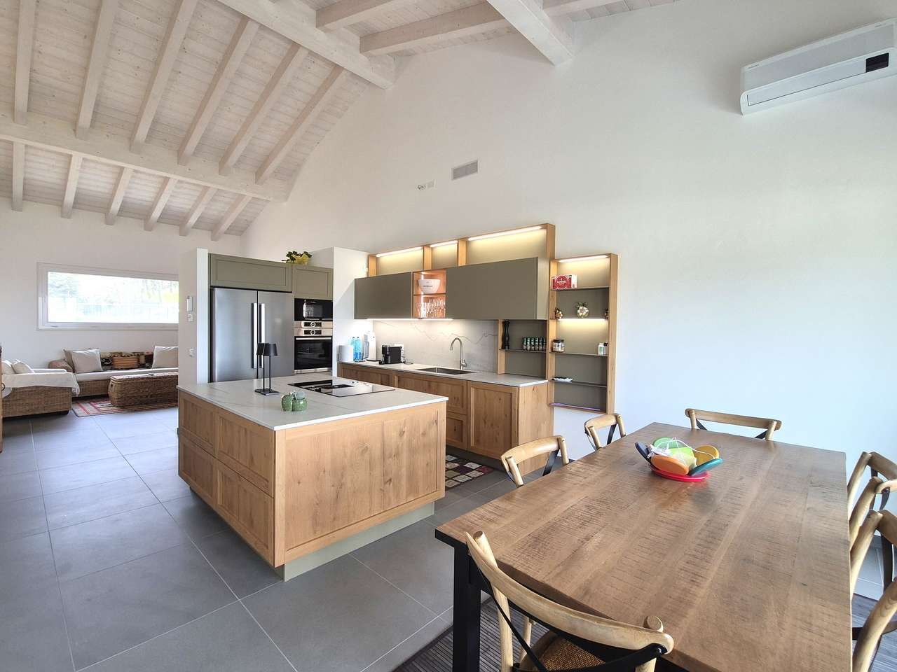 Bezugsfertiger 4-Zi-Neubau mit Luxus-Ausstattung, Garten, Terrasse, Garage