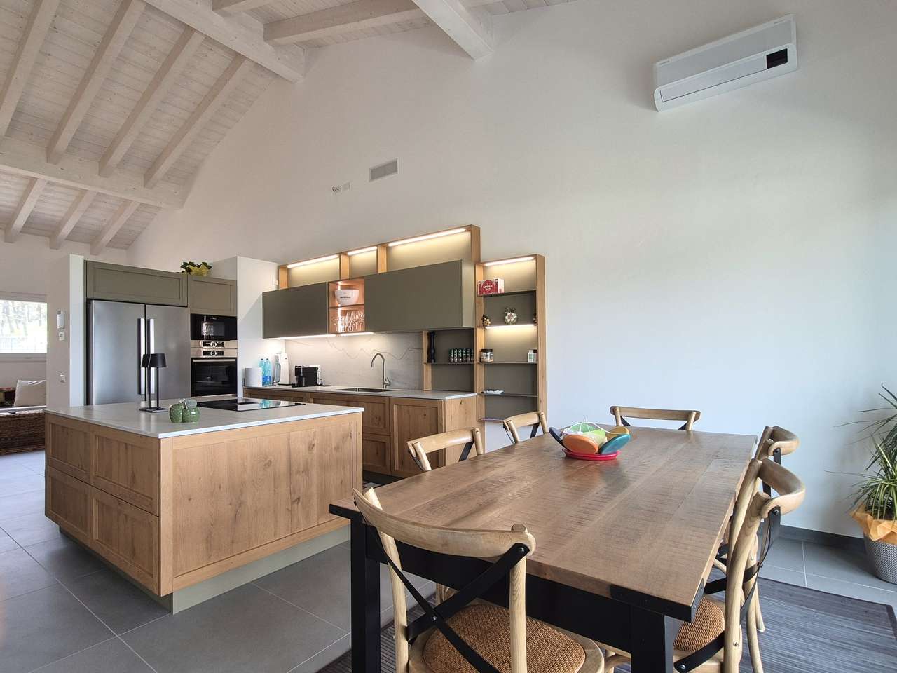 Bezugsfertiger 4-Zi-Neubau mit Luxus-Ausstattung, Garten, Terrasse, Garage