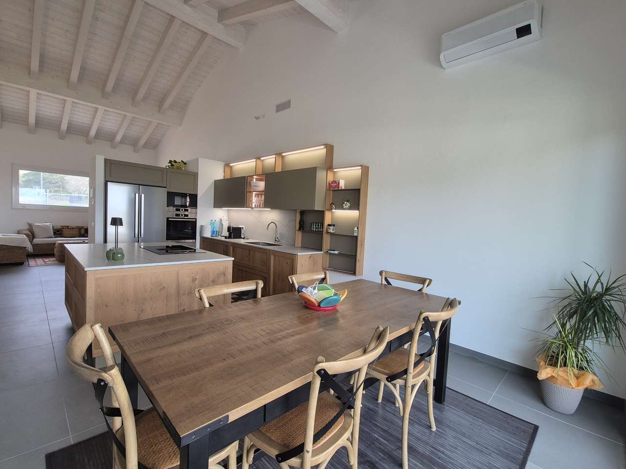 Bezugsfertiger 4-Zi-Neubau mit Luxus-Ausstattung, Garten, Terrasse, Garage