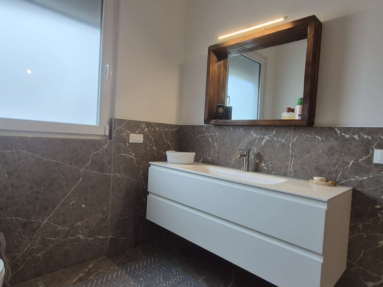 Bezugsfertiger 4-Zi-Neubau mit Luxus-Ausstattung, Garten, Terrasse, Garage