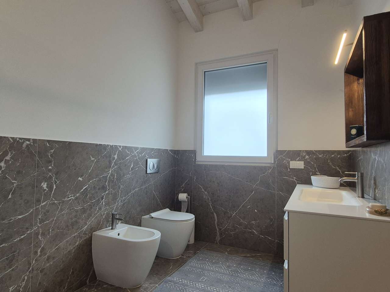 Bezugsfertiger 4-Zi-Neubau mit Luxus-Ausstattung, Garten, Terrasse, Garage