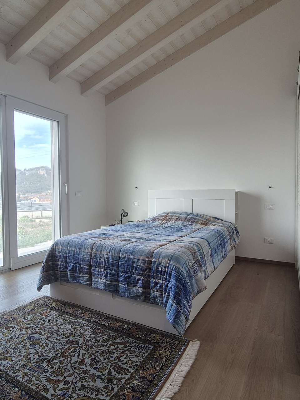 Bezugsfertiger 4-Zi-Neubau mit Luxus-Ausstattung, Garten, Terrasse, Garage