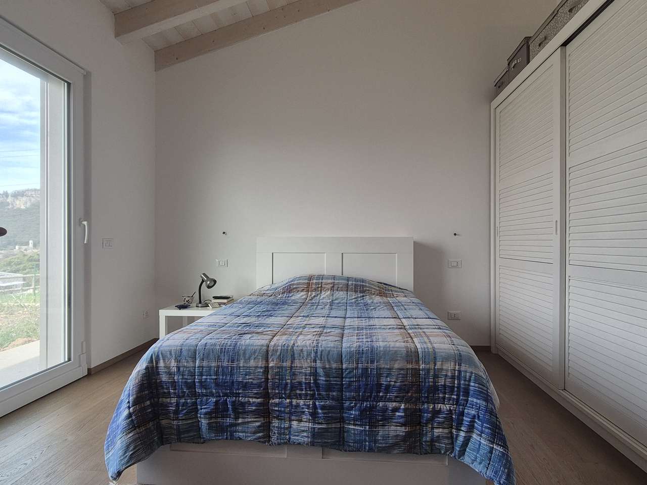 Bezugsfertiger 4-Zi-Neubau mit Luxus-Ausstattung, Garten, Terrasse, Garage