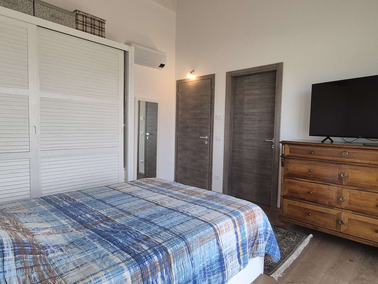 Bezugsfertiger 4-Zi-Neubau mit Luxus-Ausstattung, Garten, Terrasse, Garage