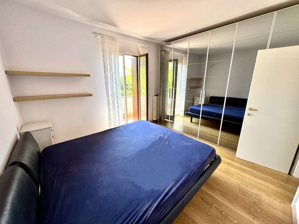 schicke 2-Zi.-Wohnung mit gr. Balkon, Fernblick und Pool am Gardasee