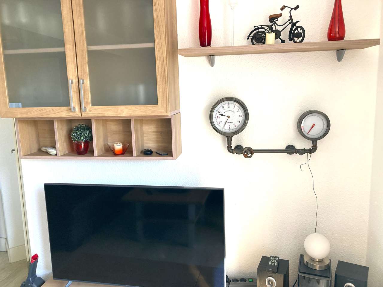 Besichtigung sofort: Doppelhaus, renoviert, in beliebter Lage, Gästehaus im Garten, 300m zum Strand