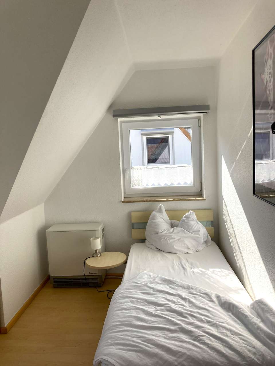 Besichtigung sofort: Doppelhaus, renoviert, in beliebter Lage, Gästehaus im Garten, 300m zum Strand