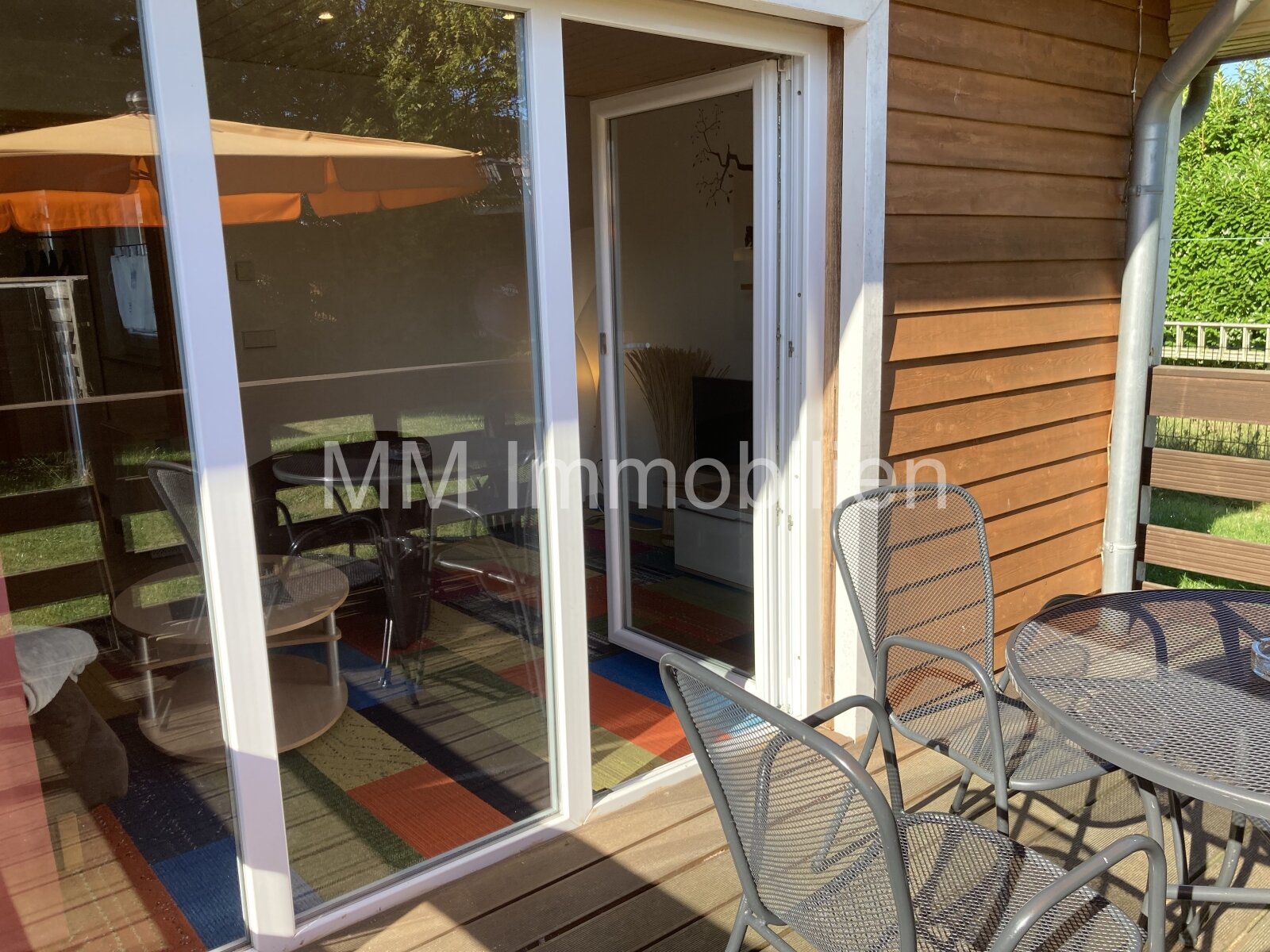 Besichtigung sofort: Doppelhaus, renoviert, in beliebter Lage, Gästehaus im Garten, 300m zum Strand