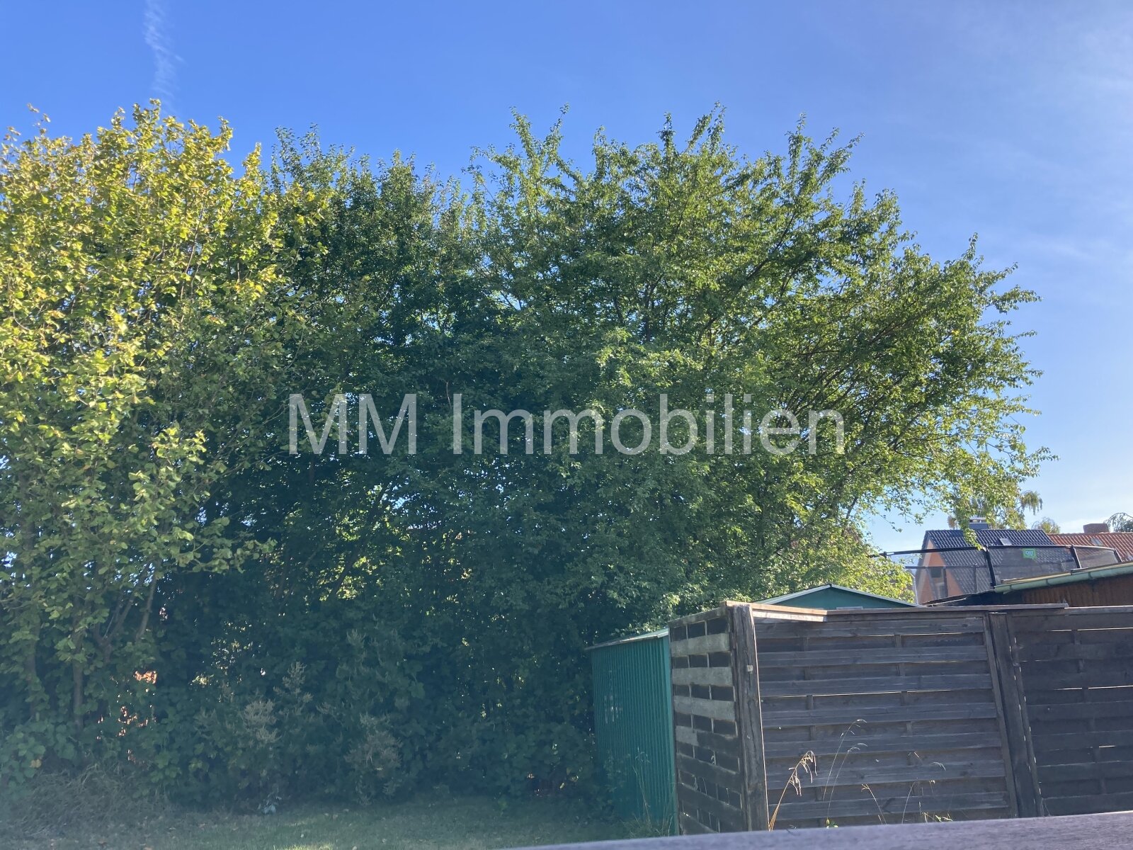 Besichtigung sofort: Doppelhaus, renoviert, in beliebter Lage, Gästehaus im Garten, 300m zum Strand