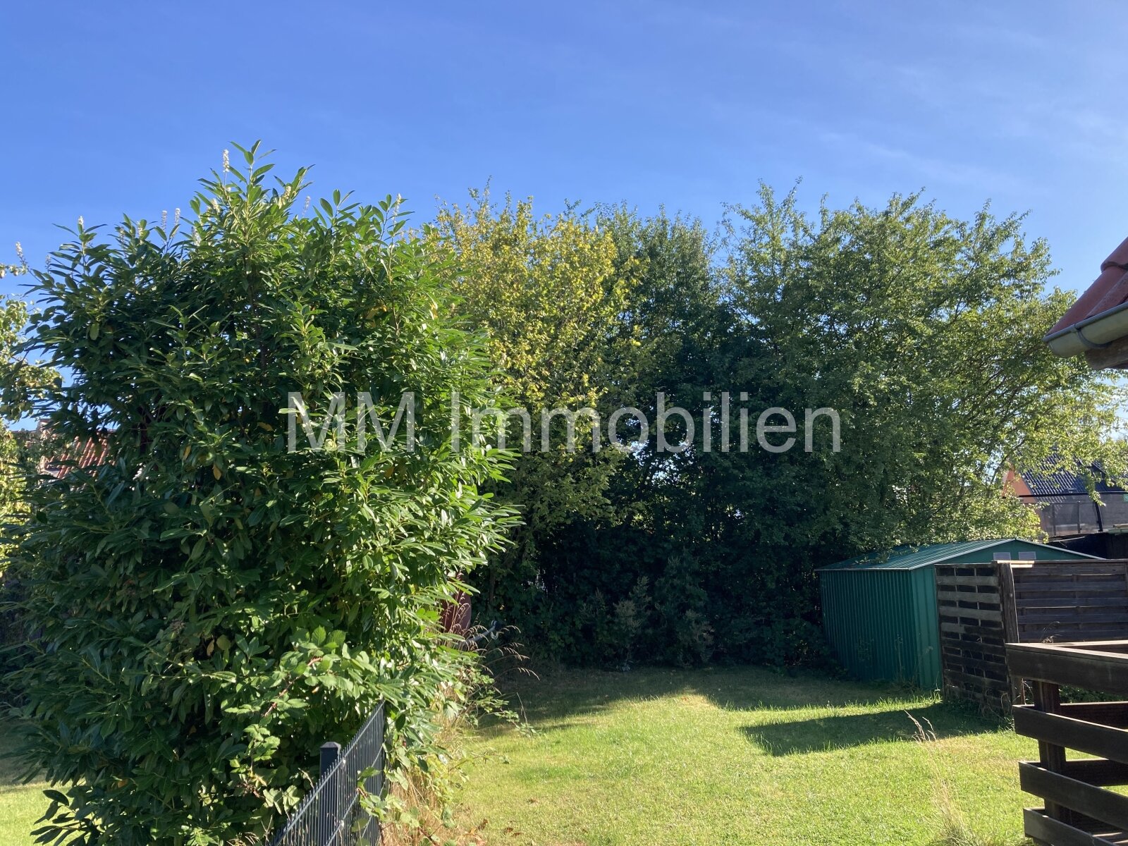 Besichtigung sofort: Doppelhaus, renoviert, in beliebter Lage, Gästehaus im Garten, 300m zum Strand