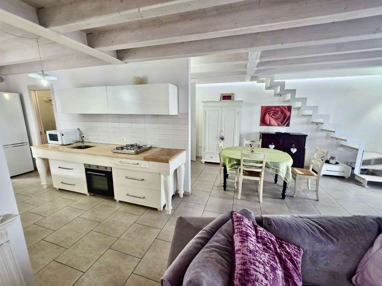 Maisonette auf 2 Ebenen mit 4 Zi, 2 Balkone, Garage, 2 Pools, nahe Gardasee