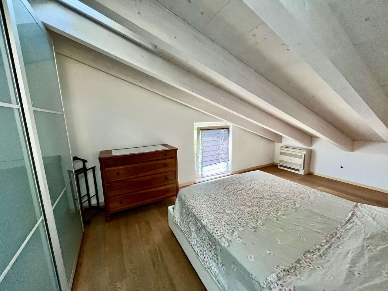 Maisonette auf 2 Ebenen mit 4 Zi, 2 Balkone, Garage, 2 Pools, nahe Gardasee