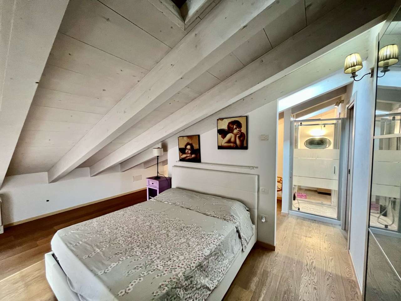 Maisonette auf 2 Ebenen mit 4 Zi, 2 Balkone, Garage, 2 Pools, nahe Gardasee