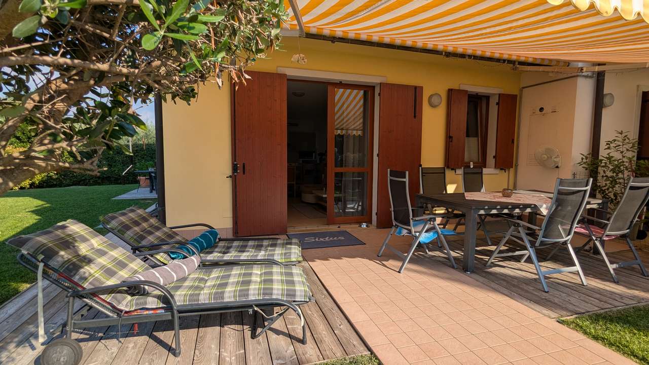 Reihenhaus Lazise Gardasee 400qm Grundstück, Pool, Garage