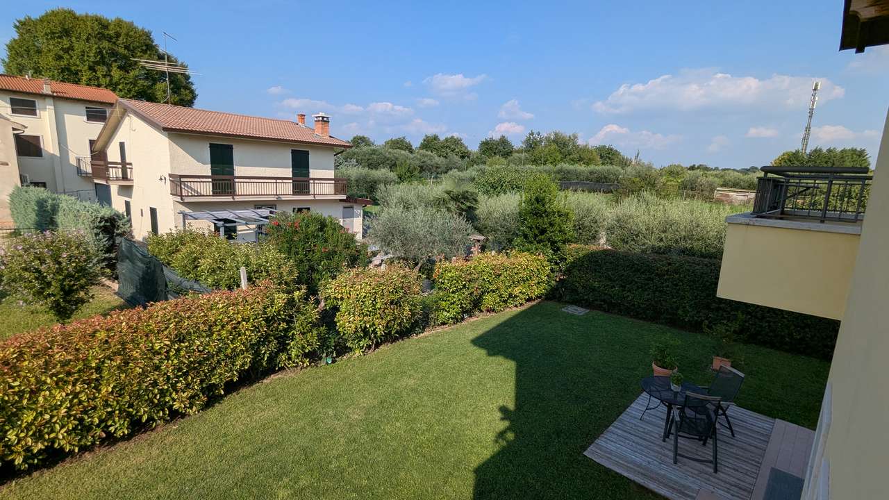 Reihenhaus Lazise Gardasee 400qm Grundstück, Pool, Garage