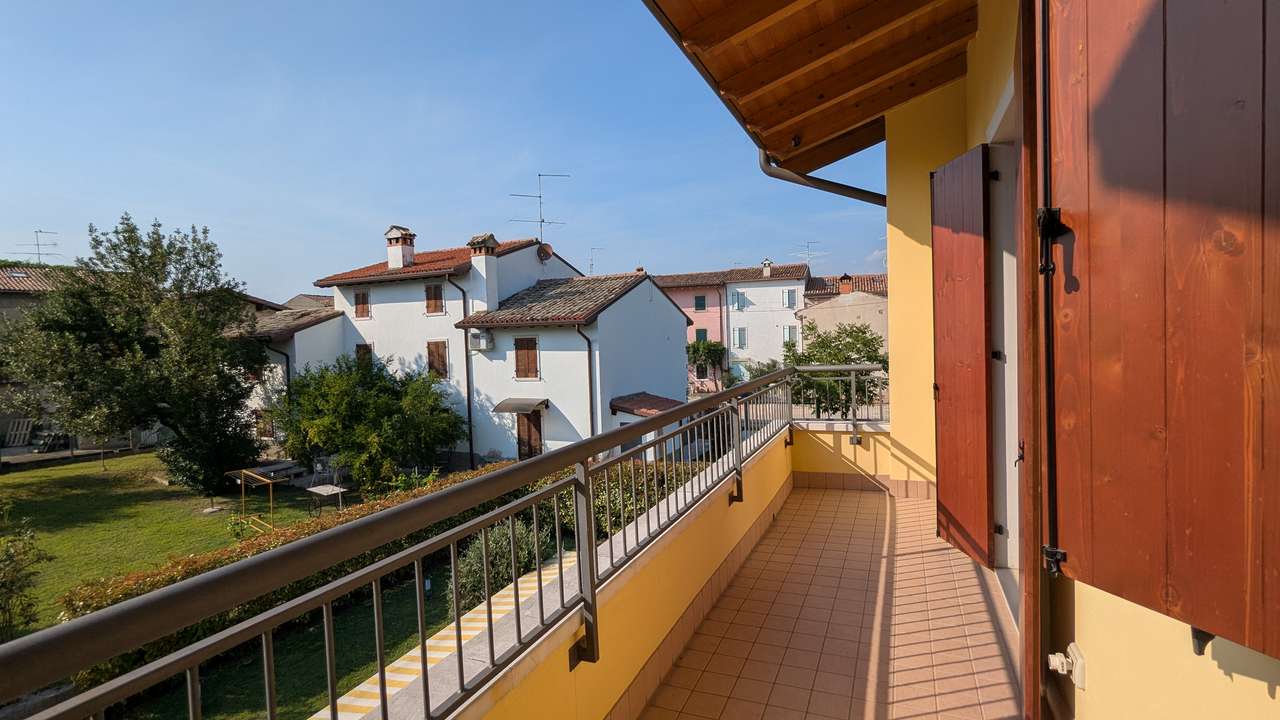 Reihenhaus Lazise Gardasee 400qm Grundstück, Pool, Garage