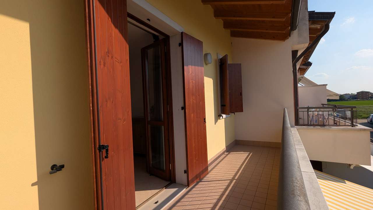 Reihenhaus Lazise Gardasee 400qm Grundstück, Pool, Garage