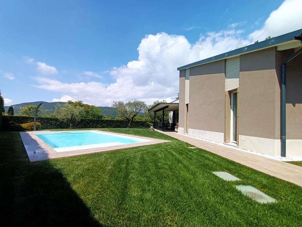 4 Zi.- Villa mit Pool, traumhafter Garten, Klima, Solar, Carport, Castion am Gardasee