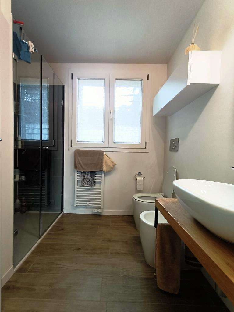 4 Zi.- Villa mit Pool, traumhafter Garten, Klima, Solar, Carport, Castion am Gardasee