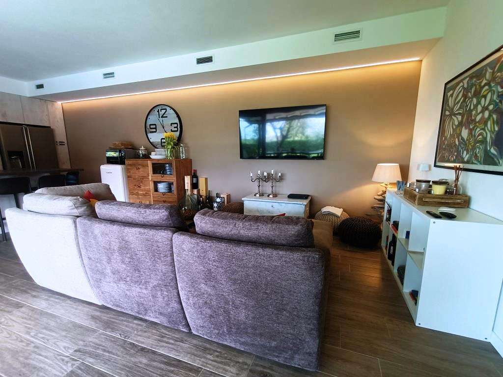 4 Zi.- Villa mit Pool, traumhafter Garten, Klima, Solar, Carport, Castion am Gardasee