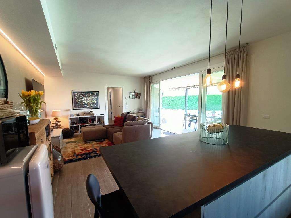 4 Zi.- Villa mit Pool, traumhafter Garten, Klima, Solar, Carport, Castion am Gardasee