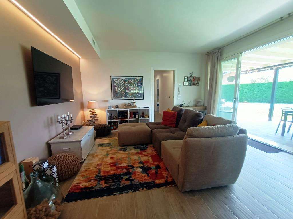 4 Zi.- Villa mit Pool, traumhafter Garten, Klima, Solar, Carport, Castion am Gardasee