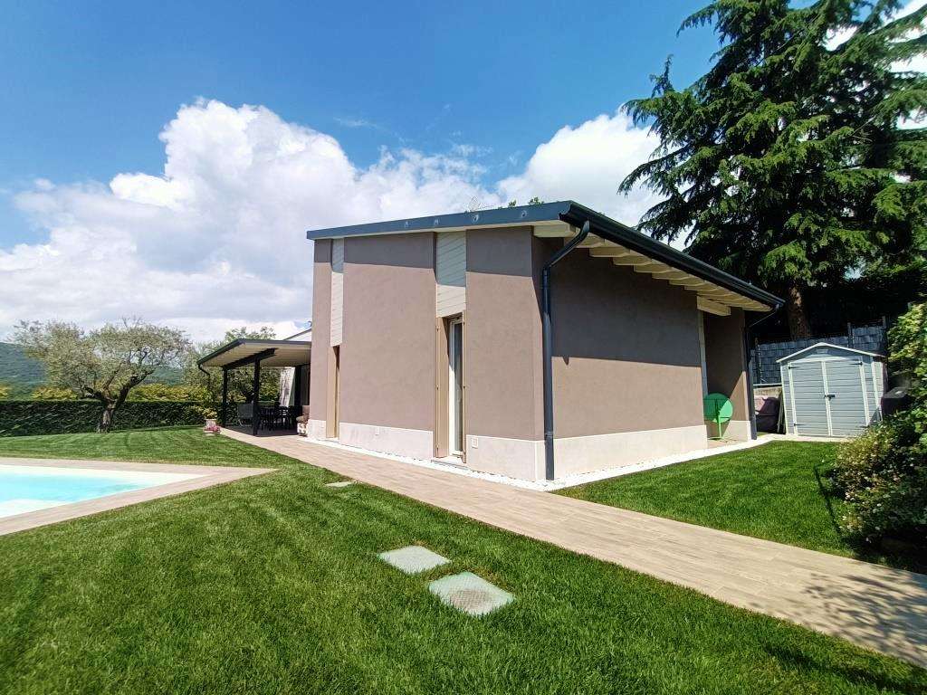 4 Zi.- Villa mit Pool, traumhafter Garten, Klima, Solar, Carport, Castion am Gardasee