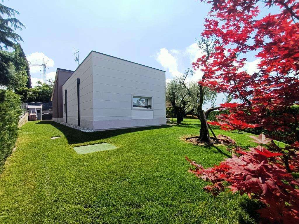 4 Zi.- Villa mit Pool, traumhafter Garten, Klima, Solar, Carport, Castion am Gardasee