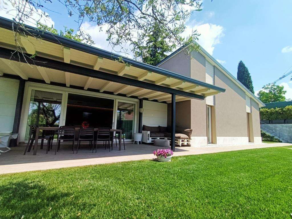 4 Zi.- Villa mit Pool, traumhafter Garten, Klima, Solar, Carport, Castion am Gardasee