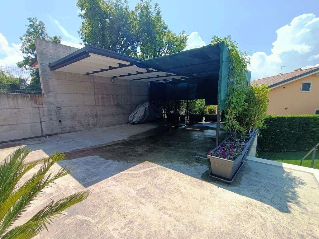 4 Zi.- Villa mit Pool, traumhafter Garten, Klima, Solar, Carport, Castion am Gardasee