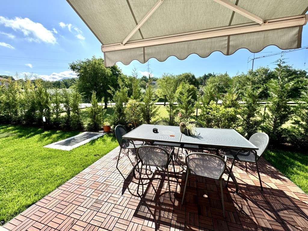 modernes Reihenhaus mit 3 SZ, 2 Bäder, 2 Balkone, Garten, Garage, kompl. renoviert