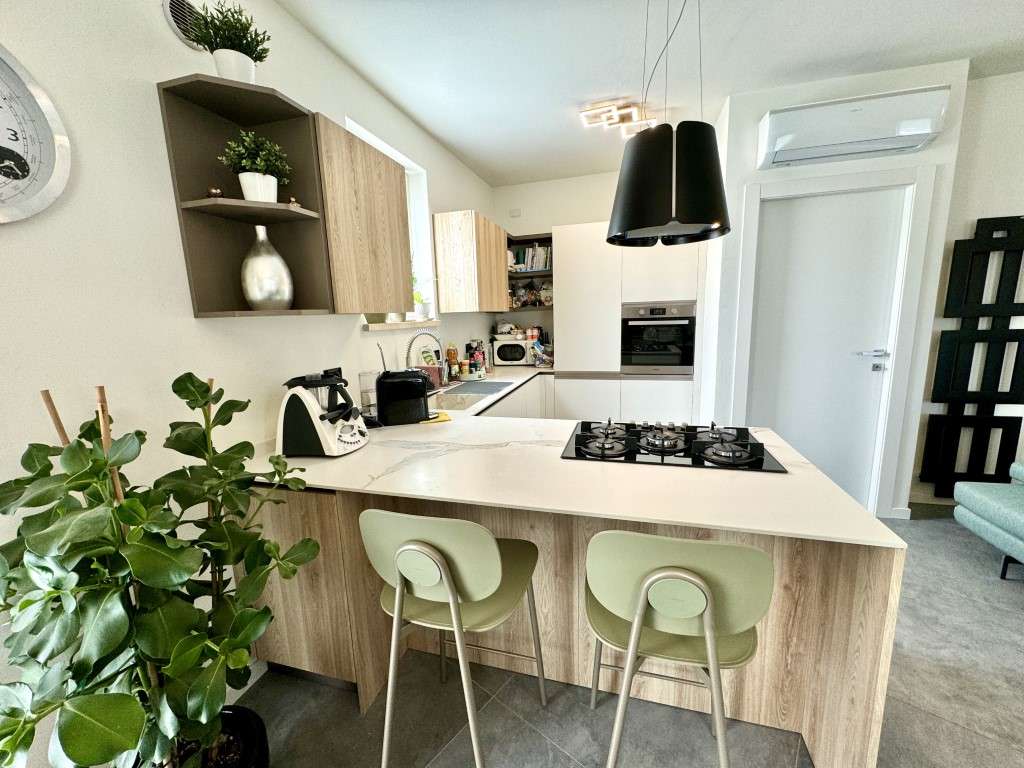 modernes Reihenhaus mit 3 SZ, 2 Bäder, 2 Balkone, Garten, Garage, kompl. renoviert